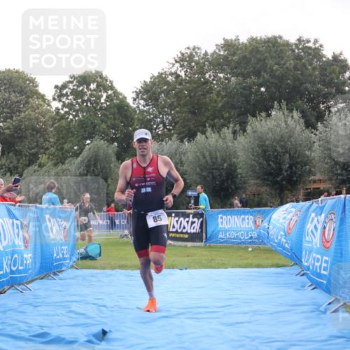 25.08.2024 - Elbe Triathlon Hamburg H.Heesch http://msf.ph/oto/6834899 25.08.2024 10:08:19 Ziel 85 meine-sportfotos.de