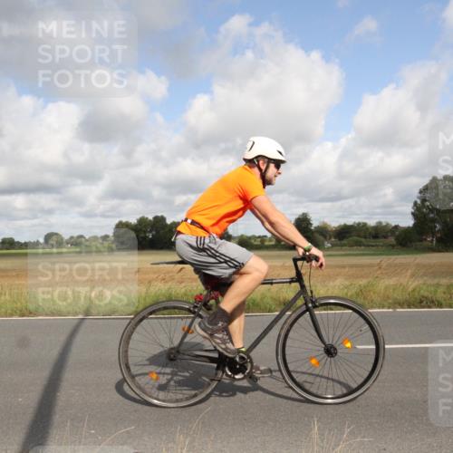 25.08.2024 - Elbe Triathlon Hamburg Fuchs,  Jonas http://msf.ph/oto/6834902 25.08.2024 10:14:26 Radfahren 280, 351 meine-sportfotos.de