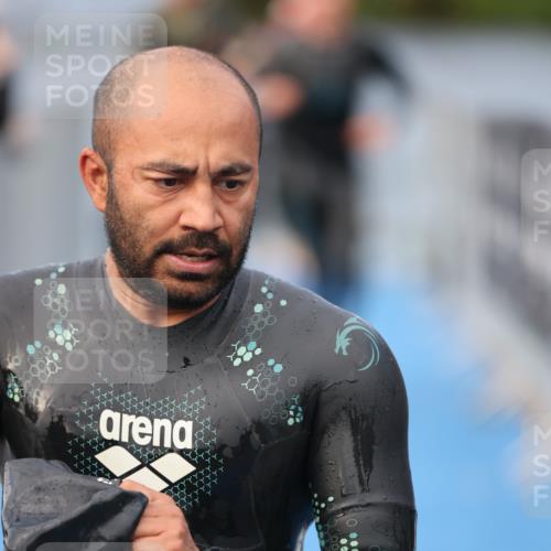 25.08.2024 - Elbe Triathlon Hamburg H.Heesch http://msf.ph/oto/6834910 25.08.2024 08:34:24 Schwimmen 35, 48, 52, 55, 58, 64, 83, 84, 86, 94, 97 meine-sportfotos.de