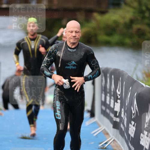 25.08.2024 - Elbe Triathlon Hamburg H.Heesch http://msf.ph/oto/6834914 25.08.2024 08:34:26 Schwimmen 35, 48, 52, 55, 58, 64, 83, 84, 86, 94, 97 meine-sportfotos.de