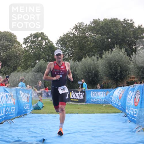 25.08.2024 - Elbe Triathlon Hamburg H.Heesch http://msf.ph/oto/6834915 25.08.2024 10:08:19 Ziel 85 meine-sportfotos.de