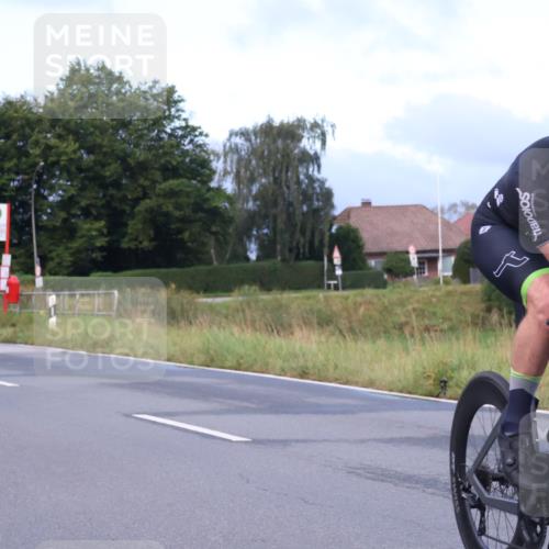 25.08.2024 - Elbe Triathlon Hamburg Fuchs,  Jonas http://msf.ph/oto/6834922 25.08.2024 08:41:07 Radfahren 50, 39, 34, 75 meine-sportfotos.de