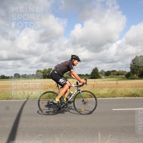 25.08.2024 - Elbe Triathlon Hamburg Fuchs,  Jonas http://msf.ph/oto/6834932 25.08.2024 10:14:52 Radfahren 1850, 300, 486, 417 meine-sportfotos.de