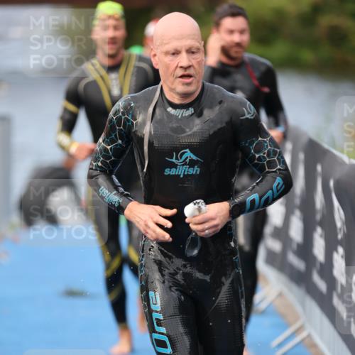 25.08.2024 - Elbe Triathlon Hamburg H.Heesch http://msf.ph/oto/6834945 25.08.2024 08:34:28 Schwimmen 35, 48, 52, 55, 58, 83, 84, 94, 97 meine-sportfotos.de