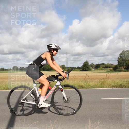25.08.2024 - Elbe Triathlon Hamburg Fuchs,  Jonas http://msf.ph/oto/6834946 25.08.2024 10:15:02 Radfahren 224, 470 meine-sportfotos.de