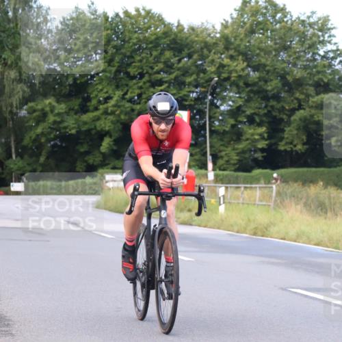 25.08.2024 - Elbe Triathlon Hamburg Fuchs,  Jonas http://msf.ph/oto/6834947 25.08.2024 08:41:10 Radfahren 50, 39, 34, 75 meine-sportfotos.de