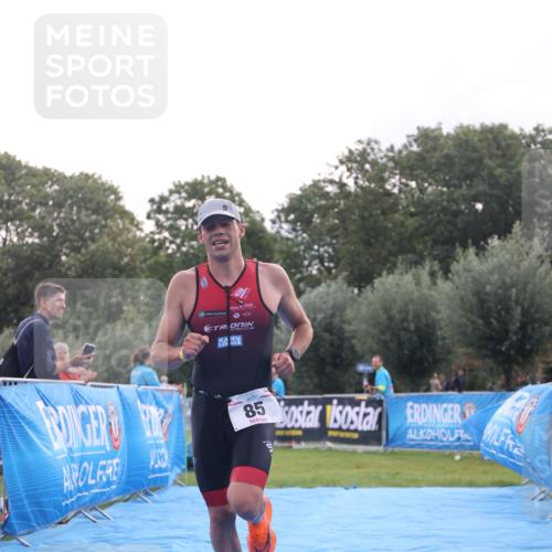 25.08.2024 - Elbe Triathlon Hamburg H.Heesch http://msf.ph/oto/6834951 25.08.2024 10:08:20 Ziel 85 meine-sportfotos.de