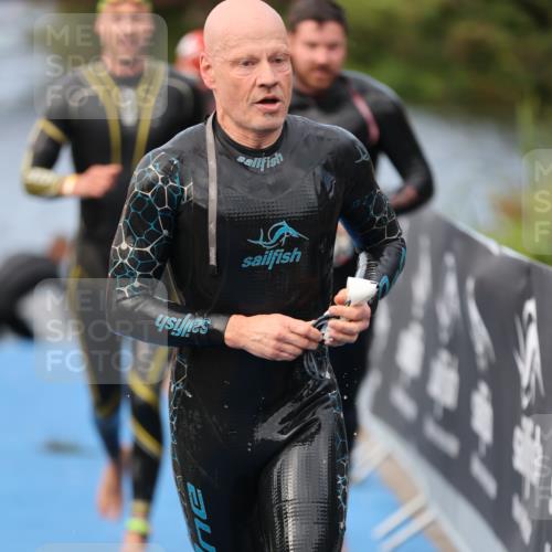 25.08.2024 - Elbe Triathlon Hamburg H.Heesch http://msf.ph/oto/6834965 25.08.2024 08:34:28 Schwimmen 35, 48, 52, 55, 58, 83, 84, 94, 97 meine-sportfotos.de