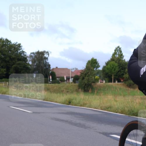 25.08.2024 - Elbe Triathlon Hamburg Fuchs,  Jonas http://msf.ph/oto/6834968 25.08.2024 08:41:11 Radfahren 39, 34, 75 meine-sportfotos.de