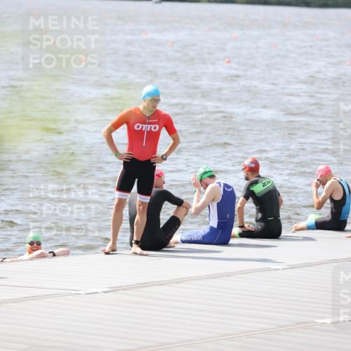 25.08.2024 - Elbe Triathlon Hamburg H.Heesch http://msf.ph/oto/6834969 25.08.2024 13:58:09 Schwimmen  meine-sportfotos.de