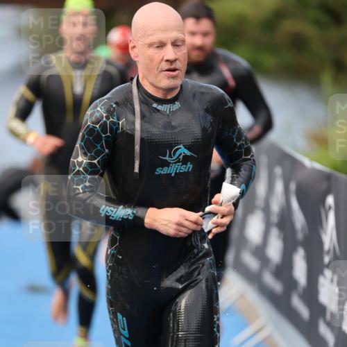 25.08.2024 - Elbe Triathlon Hamburg H.Heesch http://msf.ph/oto/6834971 25.08.2024 08:34:28 Schwimmen 35, 48, 52, 55, 58, 83, 84, 94, 97 meine-sportfotos.de