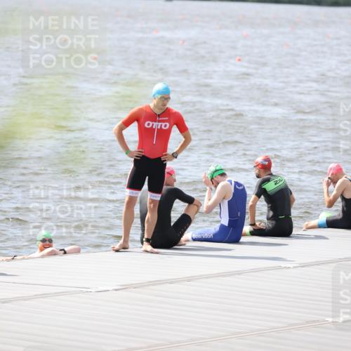 25.08.2024 - Elbe Triathlon Hamburg H.Heesch http://msf.ph/oto/6834974 25.08.2024 13:58:09 Schwimmen  meine-sportfotos.de
