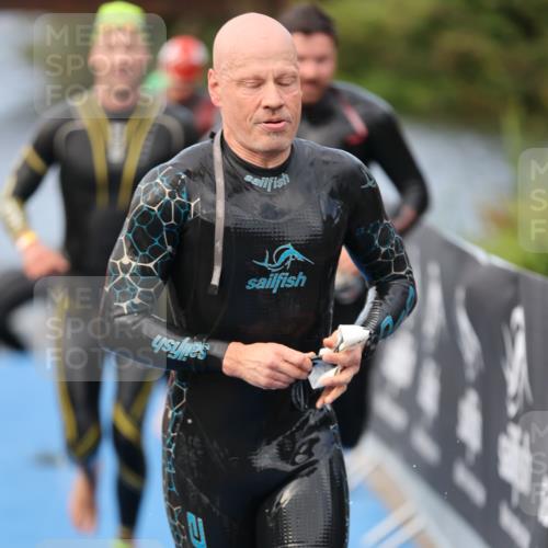 25.08.2024 - Elbe Triathlon Hamburg H.Heesch http://msf.ph/oto/6834977 25.08.2024 08:34:28 Schwimmen 35, 48, 52, 55, 58, 83, 84, 94, 97 meine-sportfotos.de