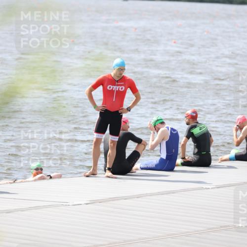 25.08.2024 - Elbe Triathlon Hamburg H.Heesch http://msf.ph/oto/6834980 25.08.2024 13:58:09 Schwimmen  meine-sportfotos.de