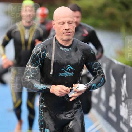 25.08.2024 - Elbe Triathlon Hamburg H.Heesch http://msf.ph/oto/6834981 25.08.2024 08:34:28 Schwimmen 35, 48, 52, 55, 58, 83, 84, 94, 97 meine-sportfotos.de