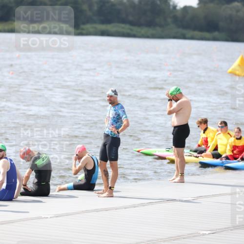 25.08.2024 - Elbe Triathlon Hamburg H.Heesch http://msf.ph/oto/6834990 25.08.2024 13:58:10 Schwimmen  meine-sportfotos.de