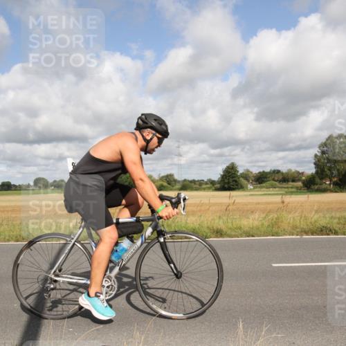 25.08.2024 - Elbe Triathlon Hamburg Fuchs,  Jonas http://msf.ph/oto/6834995 25.08.2024 10:15:38 Radfahren 381, 383, 552, 328 meine-sportfotos.de