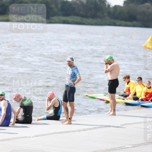 25.08.2024 - Elbe Triathlon Hamburg H.Heesch http://msf.ph/oto/6834998 25.08.2024 13:58:10 Schwimmen  meine-sportfotos.de