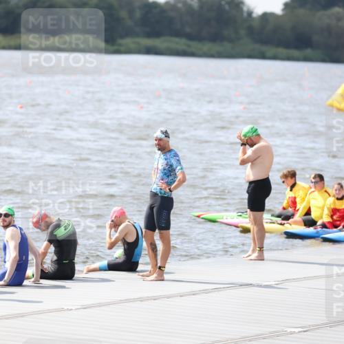 25.08.2024 - Elbe Triathlon Hamburg H.Heesch http://msf.ph/oto/6835002 25.08.2024 13:58:10 Schwimmen  meine-sportfotos.de