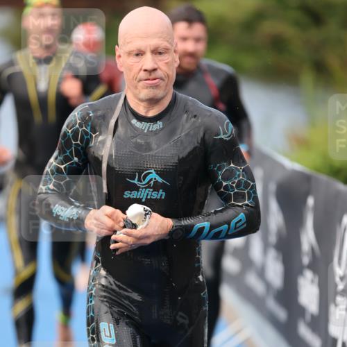 25.08.2024 - Elbe Triathlon Hamburg H.Heesch http://msf.ph/oto/6835006 25.08.2024 08:34:28 Schwimmen 35, 48, 52, 55, 58, 83, 84, 94, 97 meine-sportfotos.de