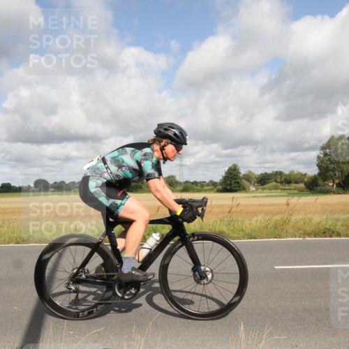 25.08.2024 - Elbe Triathlon Hamburg Fuchs,  Jonas http://msf.ph/oto/6835009 25.08.2024 10:15:56 Radfahren 384, 547, 497 meine-sportfotos.de
