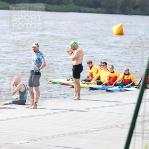 25.08.2024 - Elbe Triathlon Hamburg H.Heesch http://msf.ph/oto/6835013 25.08.2024 13:58:11 Schwimmen  meine-sportfotos.de