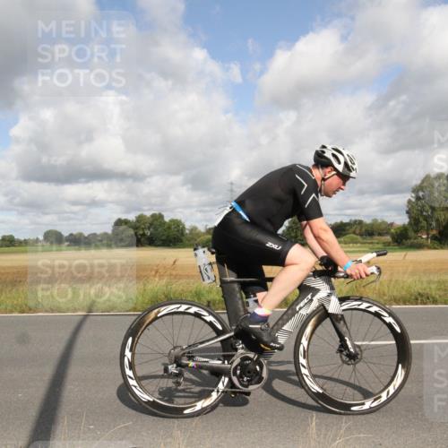 25.08.2024 - Elbe Triathlon Hamburg Fuchs,  Jonas http://msf.ph/oto/6835018 25.08.2024 10:16:11 Radfahren 411 meine-sportfotos.de