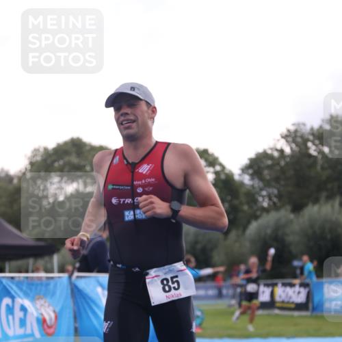 25.08.2024 - Elbe Triathlon Hamburg H.Heesch http://msf.ph/oto/6835025 25.08.2024 10:08:20 Ziel 85 meine-sportfotos.de