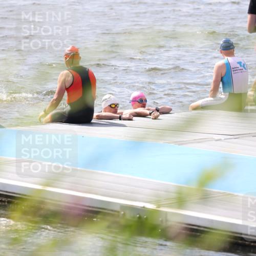 25.08.2024 - Elbe Triathlon Hamburg H.Heesch http://msf.ph/oto/6835029 25.08.2024 13:58:15 Schwimmen  meine-sportfotos.de
