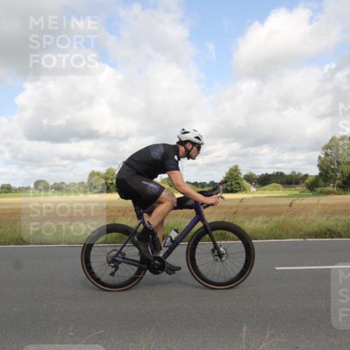 25.08.2024 - Elbe Triathlon Hamburg Fuchs,  Jonas http://msf.ph/oto/6835030 25.08.2024 10:16:29 Radfahren 615, 220 meine-sportfotos.de