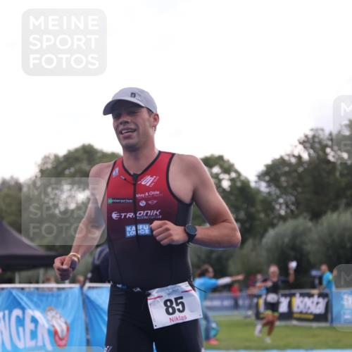 25.08.2024 - Elbe Triathlon Hamburg H.Heesch http://msf.ph/oto/6835031 25.08.2024 10:08:21 Ziel 85 meine-sportfotos.de