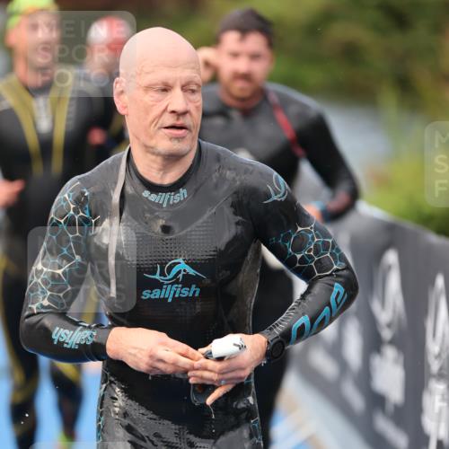 25.08.2024 - Elbe Triathlon Hamburg H.Heesch http://msf.ph/oto/6835032 25.08.2024 08:34:28 Schwimmen 35, 48, 52, 55, 58, 83, 84, 94, 97 meine-sportfotos.de