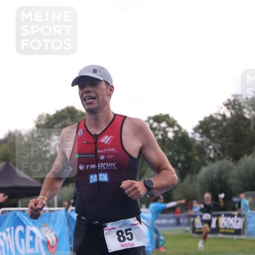 25.08.2024 - Elbe Triathlon Hamburg H.Heesch http://msf.ph/oto/6835034 25.08.2024 10:08:21 Ziel 85 meine-sportfotos.de