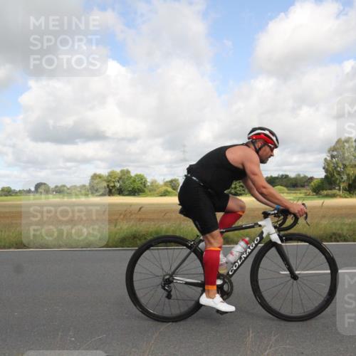 25.08.2024 - Elbe Triathlon Hamburg Fuchs,  Jonas http://msf.ph/oto/6835036 25.08.2024 10:16:37 Radfahren 401, 431, 214 meine-sportfotos.de