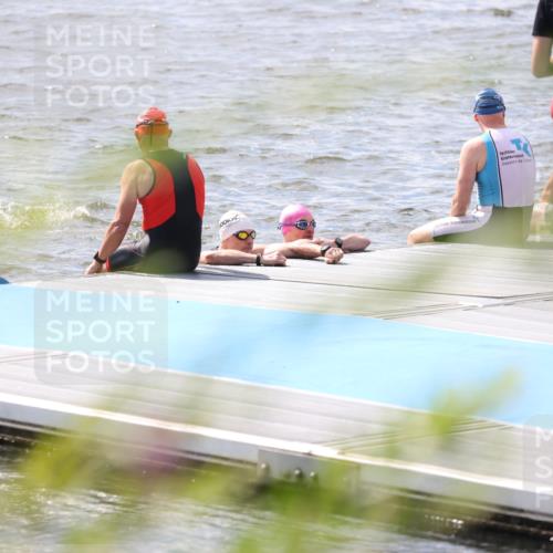 25.08.2024 - Elbe Triathlon Hamburg H.Heesch http://msf.ph/oto/6835037 25.08.2024 13:58:15 Schwimmen  meine-sportfotos.de