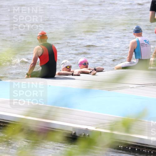 25.08.2024 - Elbe Triathlon Hamburg H.Heesch http://msf.ph/oto/6835041 25.08.2024 13:58:15 Schwimmen  meine-sportfotos.de