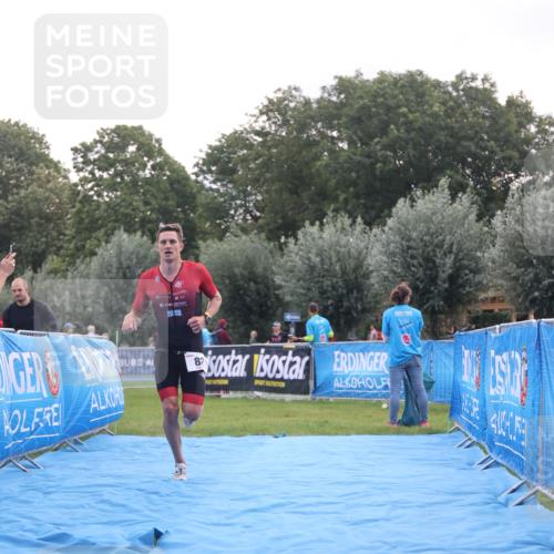 25.08.2024 - Elbe Triathlon Hamburg H.Heesch http://msf.ph/oto/6835043 25.08.2024 10:08:35 Ziel 82 meine-sportfotos.de