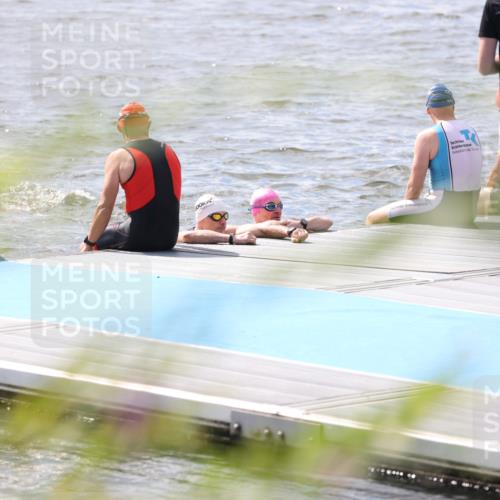 25.08.2024 - Elbe Triathlon Hamburg H.Heesch http://msf.ph/oto/6835044 25.08.2024 13:58:15 Schwimmen  meine-sportfotos.de