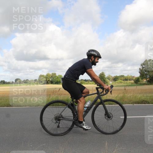 25.08.2024 - Elbe Triathlon Hamburg Fuchs,  Jonas http://msf.ph/oto/6835055 25.08.2024 10:16:48 Radfahren 214, 267 meine-sportfotos.de