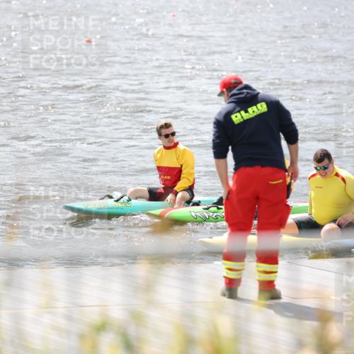 25.08.2024 - Elbe Triathlon Hamburg H.Heesch http://msf.ph/oto/6835056 25.08.2024 13:59:54 Schwimmen  meine-sportfotos.de