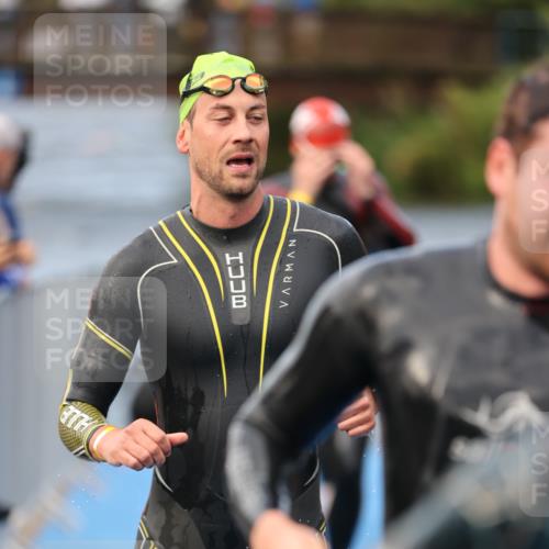 25.08.2024 - Elbe Triathlon Hamburg H.Heesch http://msf.ph/oto/6835069 25.08.2024 08:34:30 Schwimmen 35, 48, 52, 55, 58, 83, 84, 94, 97 meine-sportfotos.de