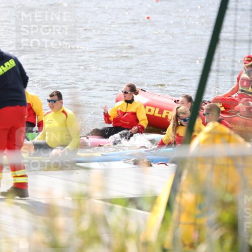 25.08.2024 - Elbe Triathlon Hamburg H.Heesch http://msf.ph/oto/6835075 25.08.2024 13:59:55 Schwimmen  meine-sportfotos.de
