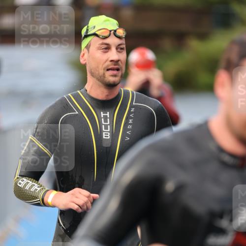 25.08.2024 - Elbe Triathlon Hamburg H.Heesch http://msf.ph/oto/6835092 25.08.2024 08:34:30 Schwimmen 35, 48, 52, 55, 58, 83, 84, 94, 97 meine-sportfotos.de