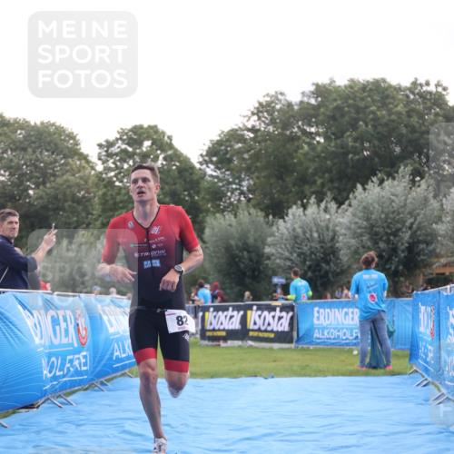 25.08.2024 - Elbe Triathlon Hamburg H.Heesch http://msf.ph/oto/6835099 25.08.2024 10:08:36 Ziel 82 meine-sportfotos.de