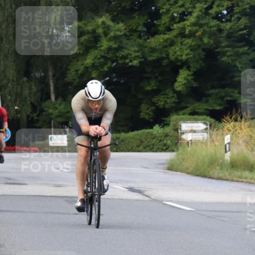 25.08.2024 - Elbe Triathlon Hamburg Fuchs,  Jonas http://msf.ph/oto/6835107 25.08.2024 08:41:29 Radfahren 76, 99, 77, 42 meine-sportfotos.de