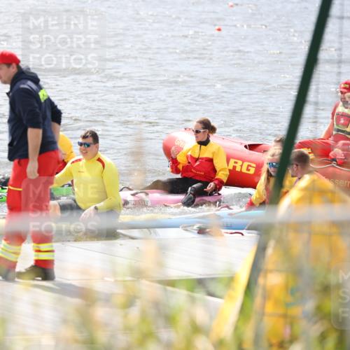 25.08.2024 - Elbe Triathlon Hamburg H.Heesch http://msf.ph/oto/6835116 25.08.2024 13:59:55 Schwimmen  meine-sportfotos.de