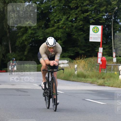 25.08.2024 - Elbe Triathlon Hamburg Fuchs,  Jonas http://msf.ph/oto/6835130 25.08.2024 08:41:30 Radfahren 99, 77, 42 meine-sportfotos.de