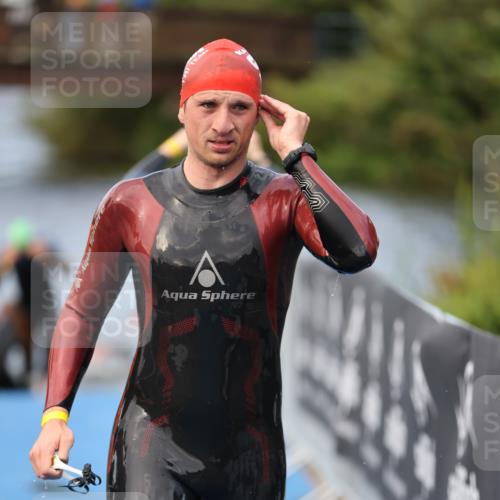 25.08.2024 - Elbe Triathlon Hamburg H.Heesch http://msf.ph/oto/6835131 25.08.2024 08:34:32 Schwimmen 35, 48, 55, 58, 83, 84, 94, 97 meine-sportfotos.de
