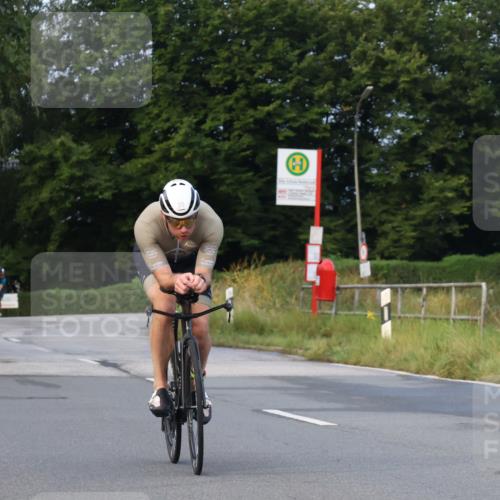 25.08.2024 - Elbe Triathlon Hamburg Fuchs,  Jonas http://msf.ph/oto/6835135 25.08.2024 08:41:30 Radfahren 99, 77, 42 meine-sportfotos.de