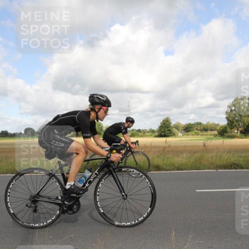25.08.2024 - Elbe Triathlon Hamburg Fuchs,  Jonas http://msf.ph/oto/6835136 25.08.2024 10:18:02 Radfahren 355, 586, 516, 406, 371 meine-sportfotos.de
